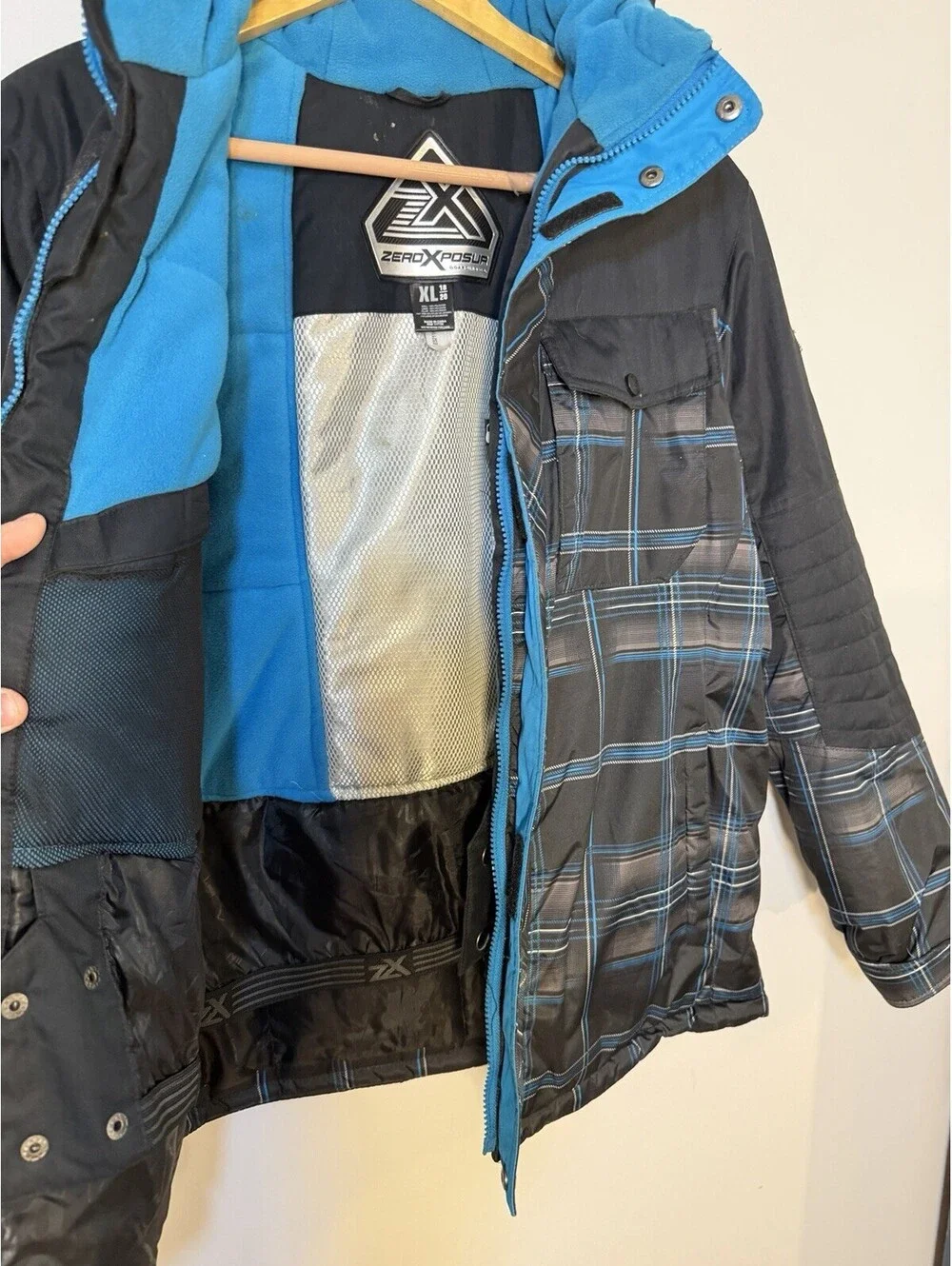 ZeroXposure Boys XL 18/20 Winter Ski Jacket Insulated Heavy Coat EUC Black Plaid
